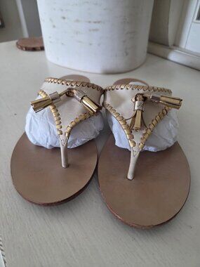 Classic Jack Rogers tong sandal Size 6.5